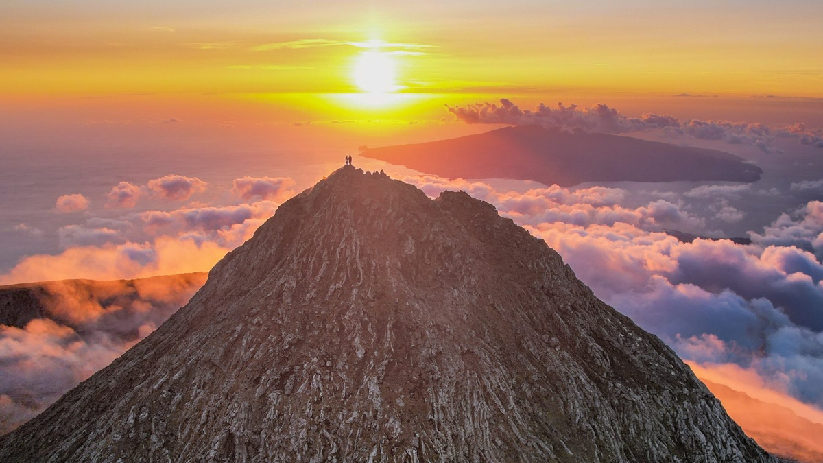 Tripix — Mount Pico climb (day and night)