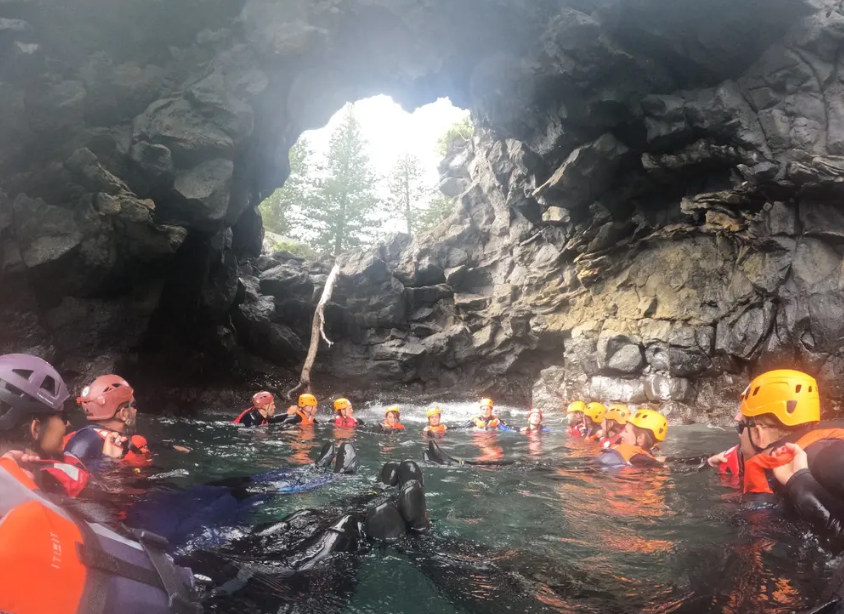 Azorean Active Blueberry — coasteering em São Miguel