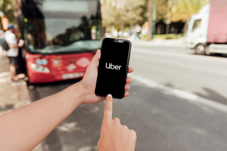 Uber and Bolt in the Azores: Everything you need to know about ride-hailing services in 2026