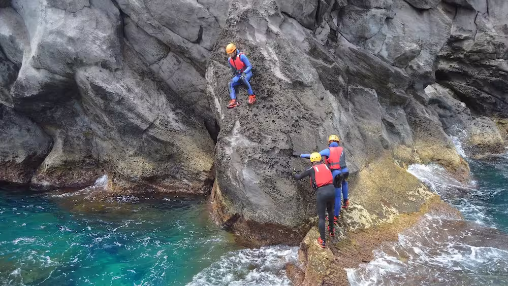 Rope Adventures — coasteering na ilha Terceira com desconto MyAzoresHome